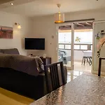 Angelmoon Modern & Sea Views Apartman