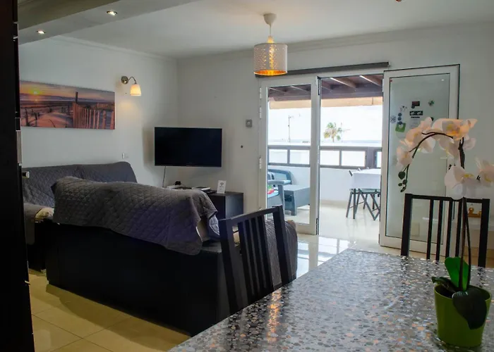 Angelmoon Modern & Sea Views Appartamento *